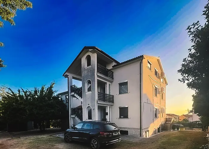 Homar Apartment