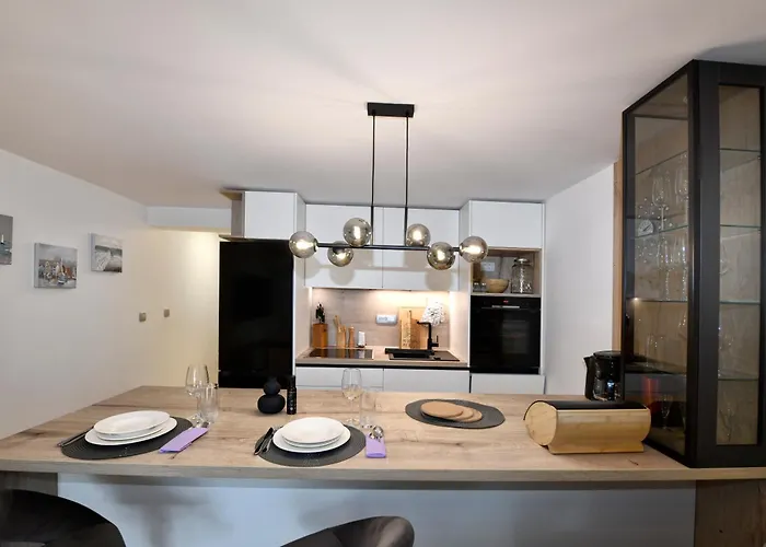 Homar Apartment *