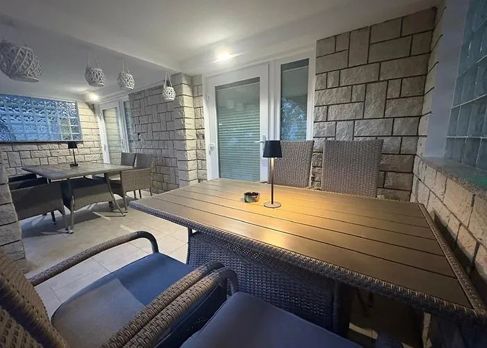 Homar Apartment